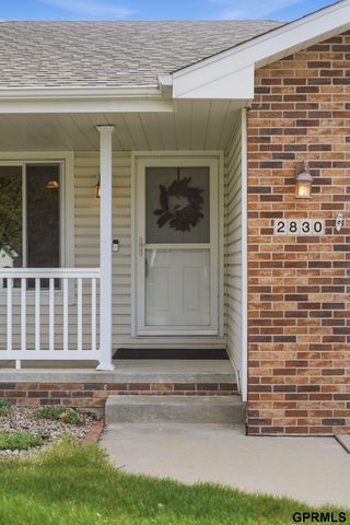 2830 Crown Pointe Road, Lincoln, NE 68506