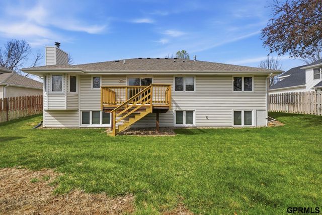 2830 Crown Pointe Road, Lincoln, NE 68506