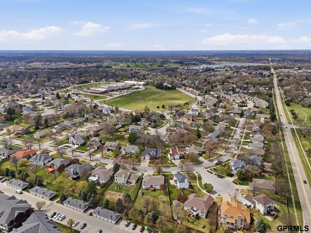 2830 Crown Pointe Road, Lincoln, NE 68506