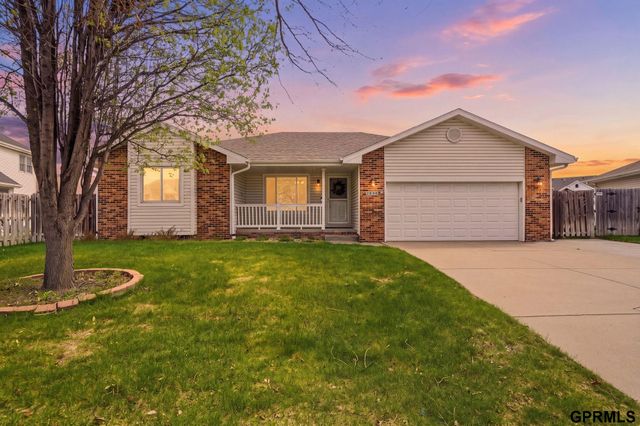 2830 Crown Pointe Road, Lincoln, NE 68506