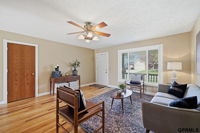 2830 Crown Pointe Road, Lincoln, NE 68506
