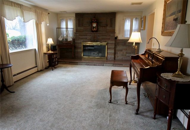 73 Byron Boulevard, Warwick, RI 02888