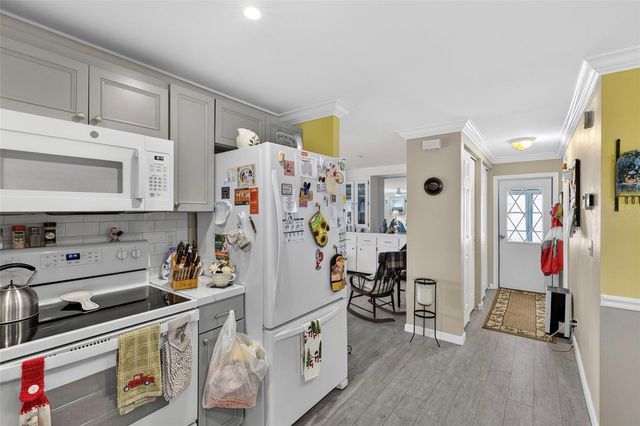 400 VIVAR, North Port, FL 34287