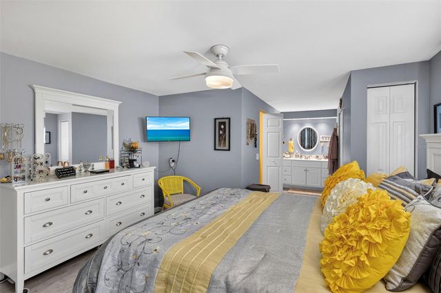 400 VIVAR, North Port, FL 34287