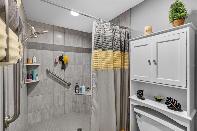 400 VIVAR, North Port, FL 34287