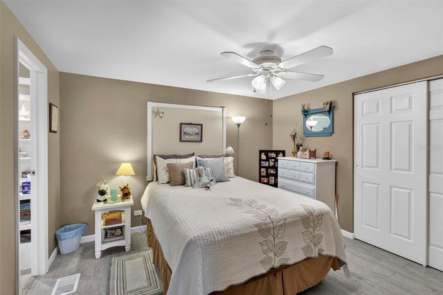 400 VIVAR, North Port, FL 34287