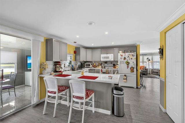 400 VIVAR, North Port, FL 34287