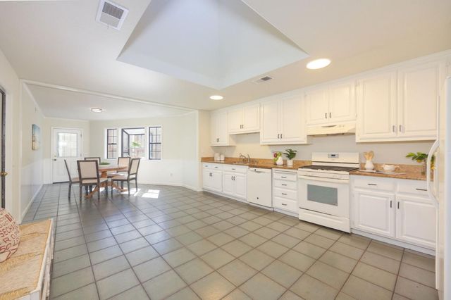 515 Sonora Avenue, El Granada, CA 94018