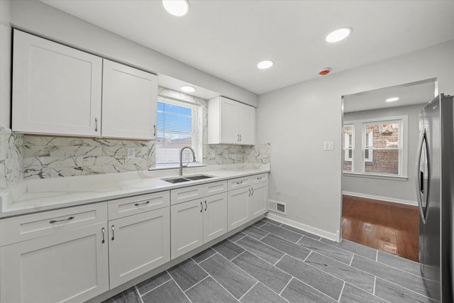 10123 S Forest Avenue, Chicago, IL 60628