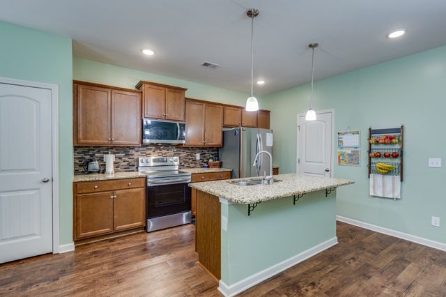 3939 Cannonsgate Ln, Murfreesboro, TN 37128