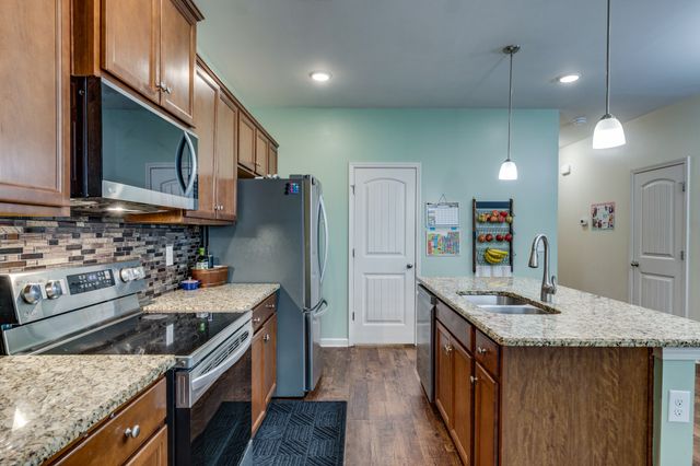 3939 Cannonsgate Ln, Murfreesboro, TN 37128