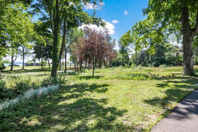 1133 Bay Street, Traverse City, MI 49684