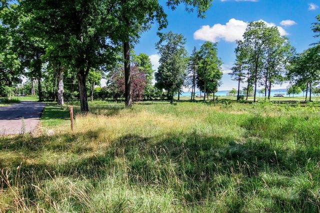 1133 Bay Street, Traverse City, MI 49684