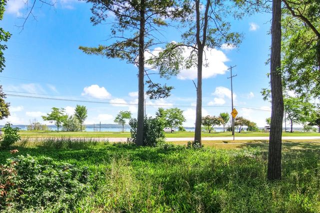 1133 Bay Street, Traverse City, MI 49684