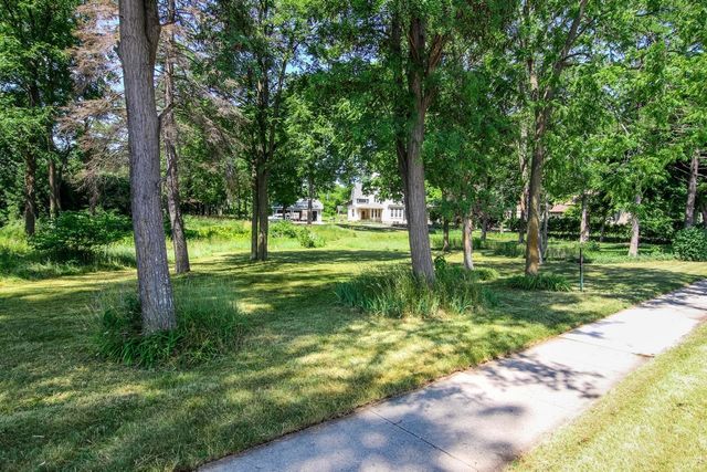 1133 Bay Street, Traverse City, MI 49684