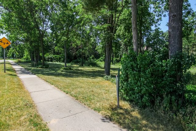 1133 Bay Street, Traverse City, MI 49684