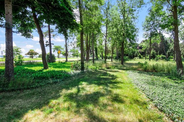 1133 Bay Street, Traverse City, MI 49684