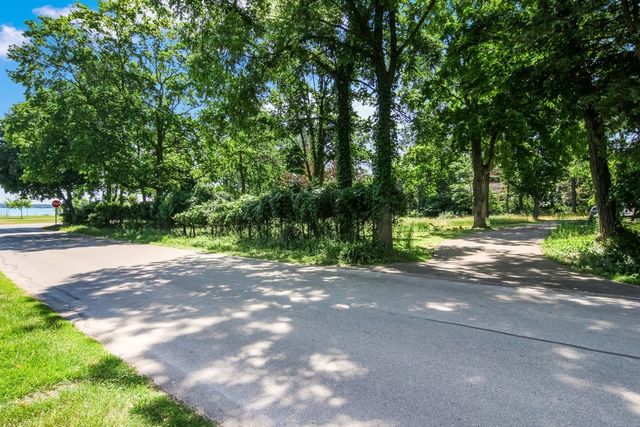 1133 Bay Street, Traverse City, MI 49684