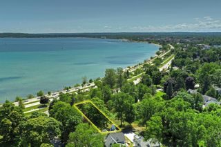 1133 Bay Street, Traverse City, MI 49684