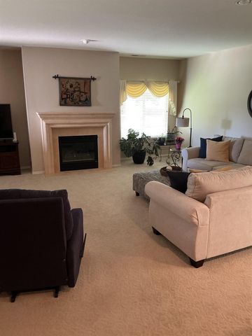 805 N Woodridge, Wichita, KS 67206
