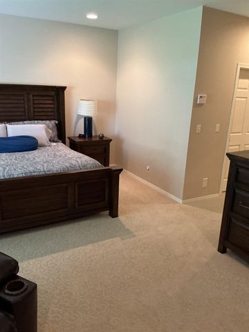 805 N Woodridge, Wichita, KS 67206