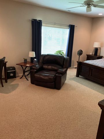 805 N Woodridge, Wichita, KS 67206