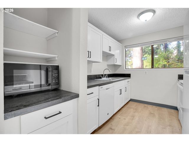 17788 WEBSTER Rd, Gladstone, OR 97027