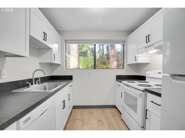 17788 WEBSTER Rd, Gladstone, OR 97027