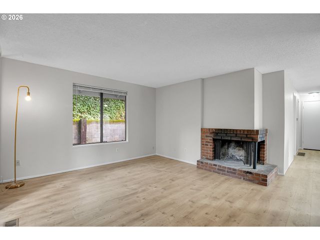 17788 WEBSTER Rd, Gladstone, OR 97027