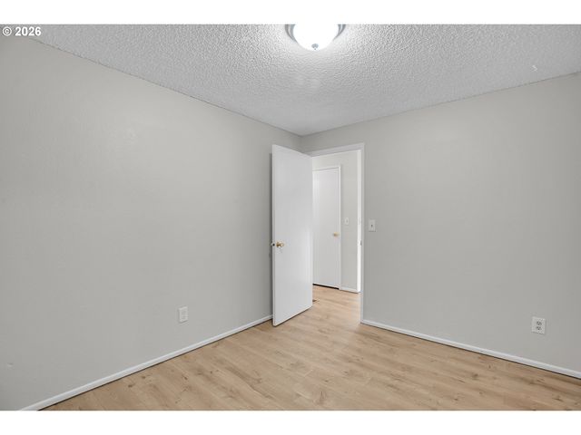 17788 WEBSTER Rd, Gladstone, OR 97027