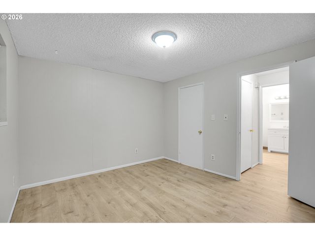 17788 WEBSTER Rd, Gladstone, OR 97027