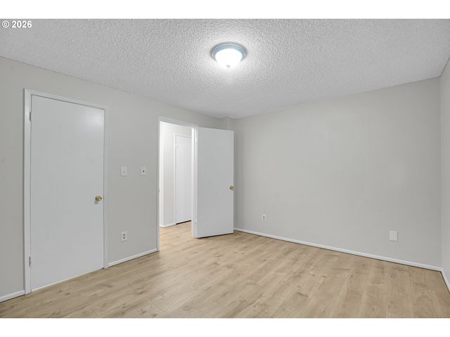 17788 WEBSTER Rd, Gladstone, OR 97027