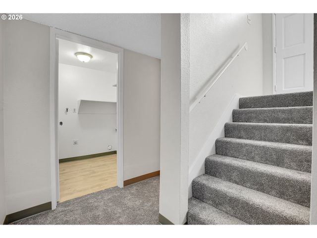 17788 WEBSTER Rd, Gladstone, OR 97027