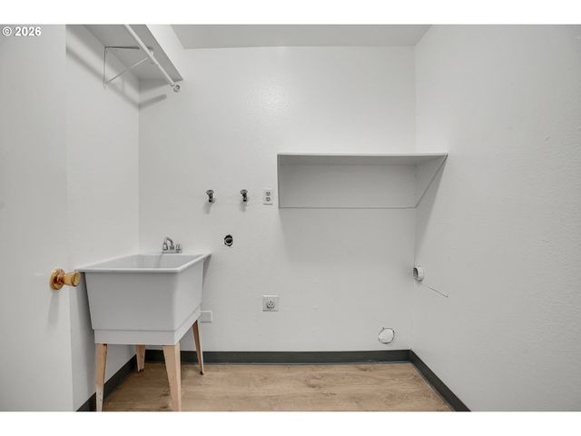 17788 WEBSTER Rd, Gladstone, OR 97027