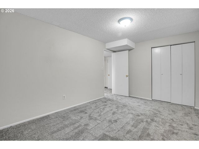 17788 WEBSTER Rd, Gladstone, OR 97027