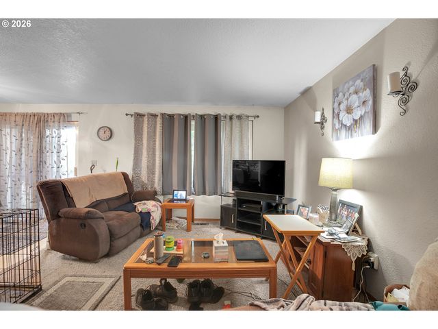 17788 WEBSTER Rd, Gladstone, OR 97027