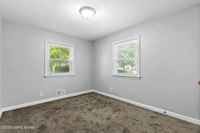 9115 Thompson Ln, Louisville, KY 40258