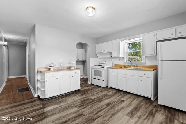 9115 Thompson Ln, Louisville, KY 40258