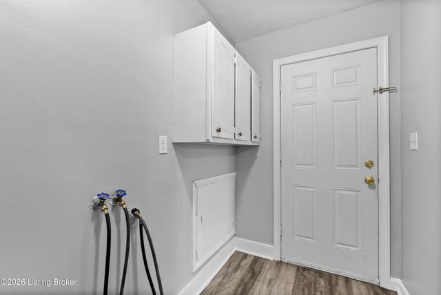 9115 Thompson Ln, Louisville, KY 40258