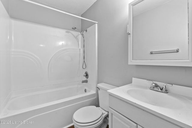 9115 Thompson Ln, Louisville, KY 40258