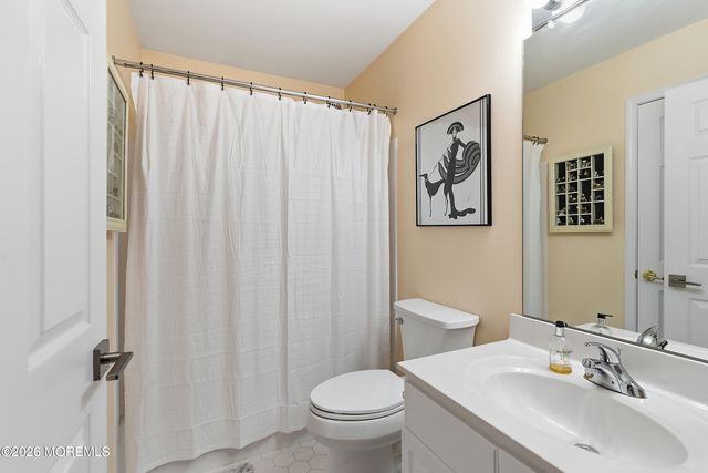 23 Pine Hollow Lane, Lakewood, NJ 08701