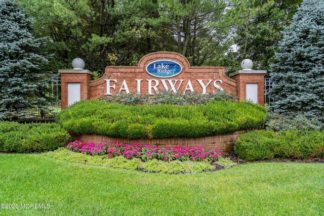 23 Pine Hollow Lane, Lakewood, NJ 08701