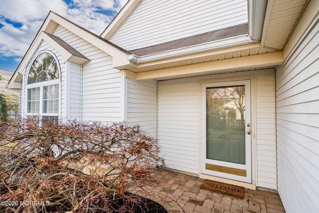 23 Pine Hollow Lane, Lakewood, NJ 08701