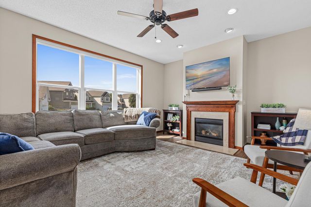 8421 Blazing Star Circle, Shakopee, MN 55379