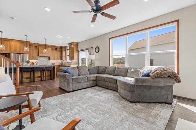 8421 Blazing Star Circle, Shakopee, MN 55379