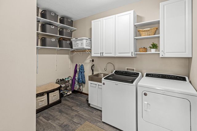 8421 Blazing Star Circle, Shakopee, MN 55379