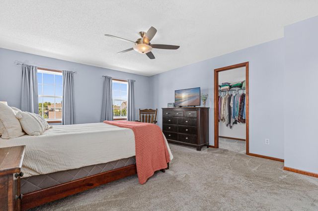 8421 Blazing Star Circle, Shakopee, MN 55379