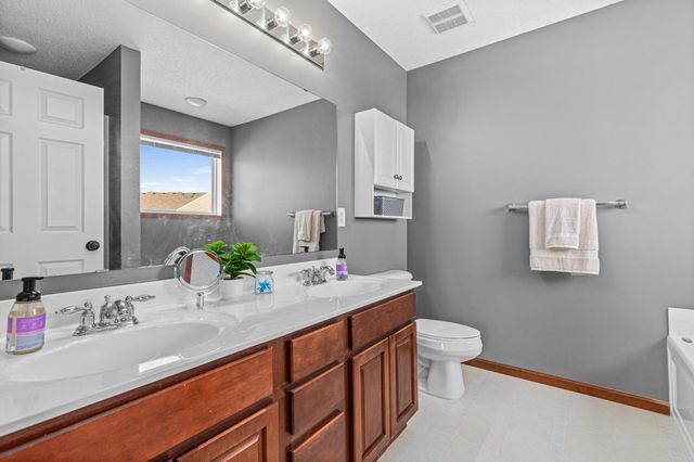 8421 Blazing Star Circle, Shakopee, MN 55379