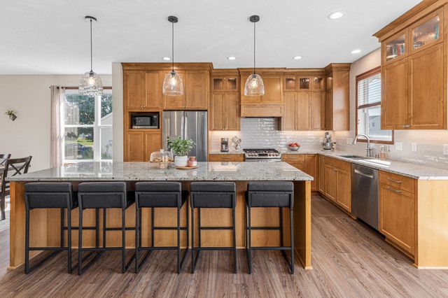 8421 Blazing Star Circle, Shakopee, MN 55379
