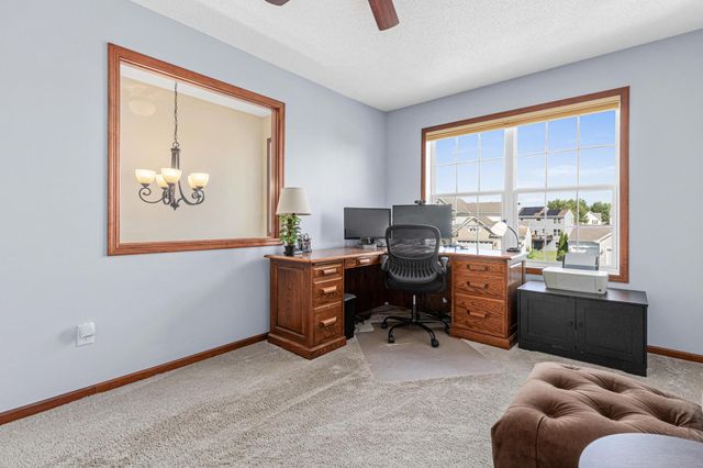 8421 Blazing Star Circle, Shakopee, MN 55379